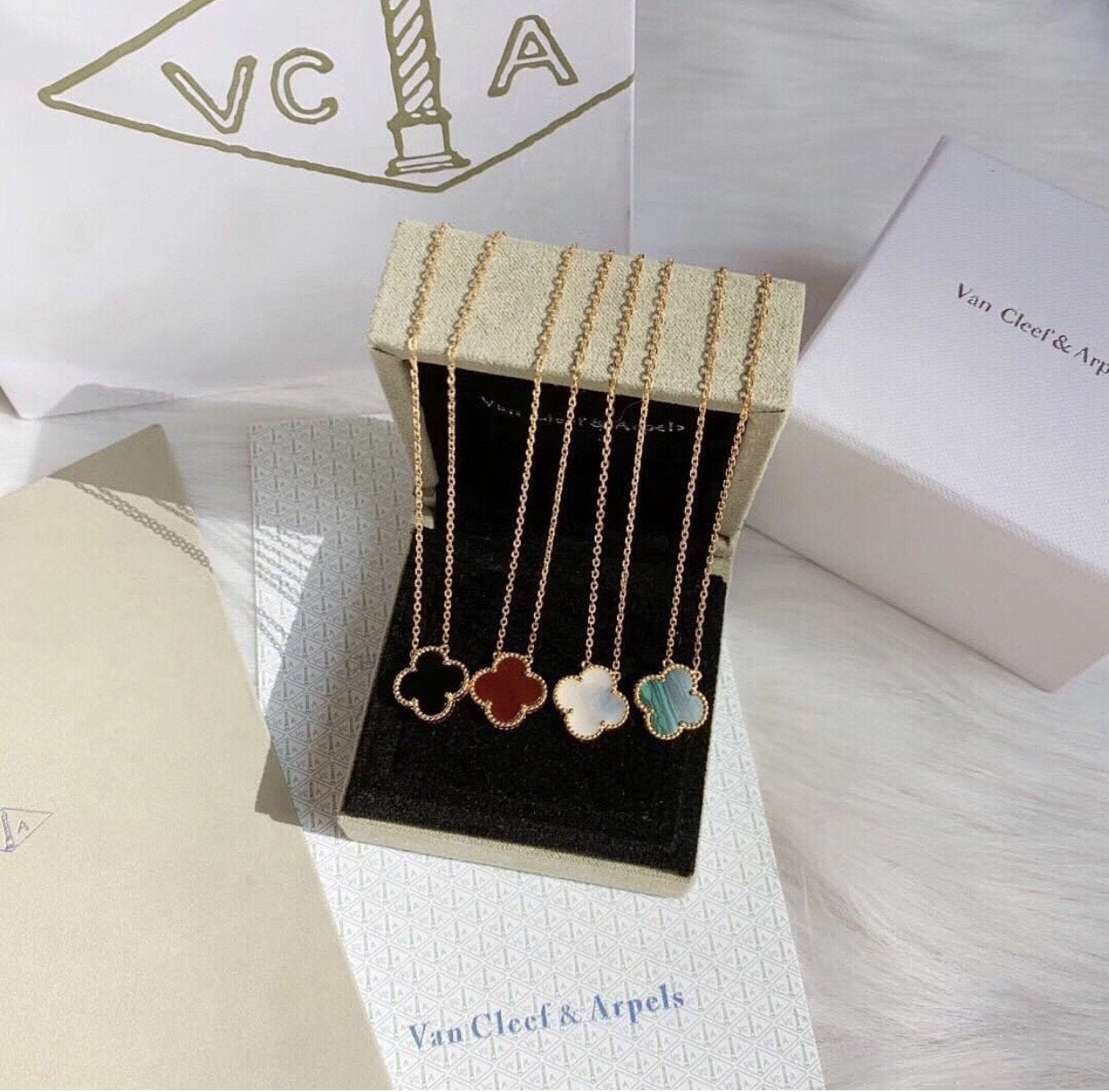 Original Quality Alhambra Pendant
