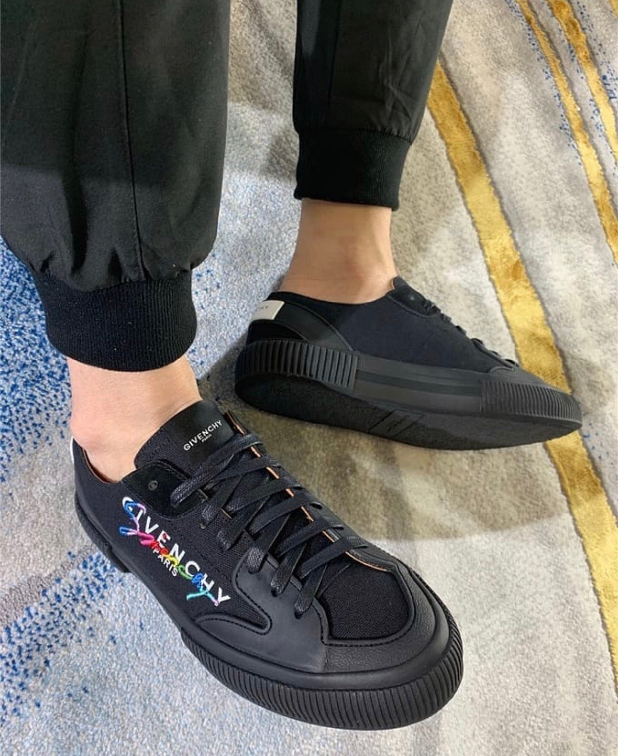 Canvas Sneaker