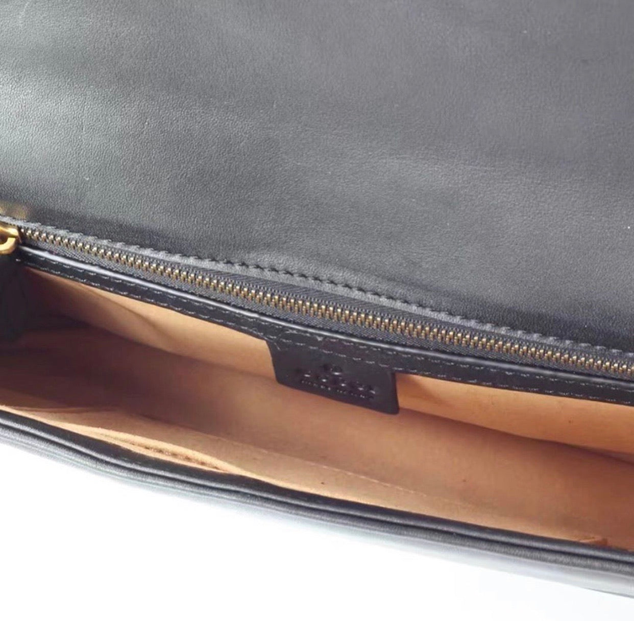 Marmont Clutch