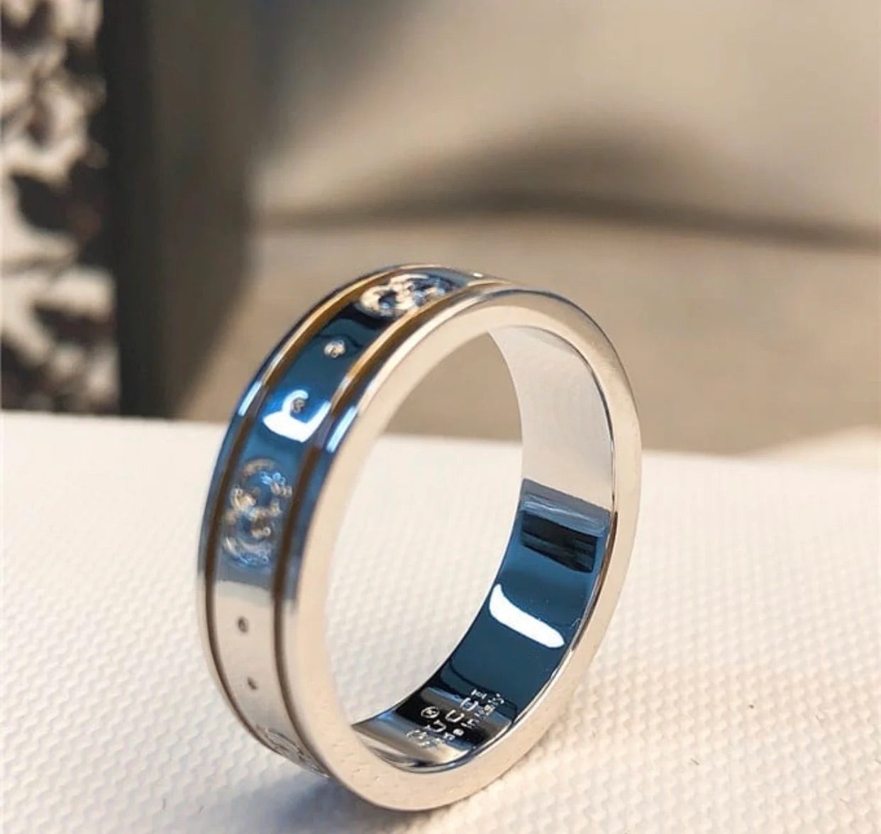 Logo Ring