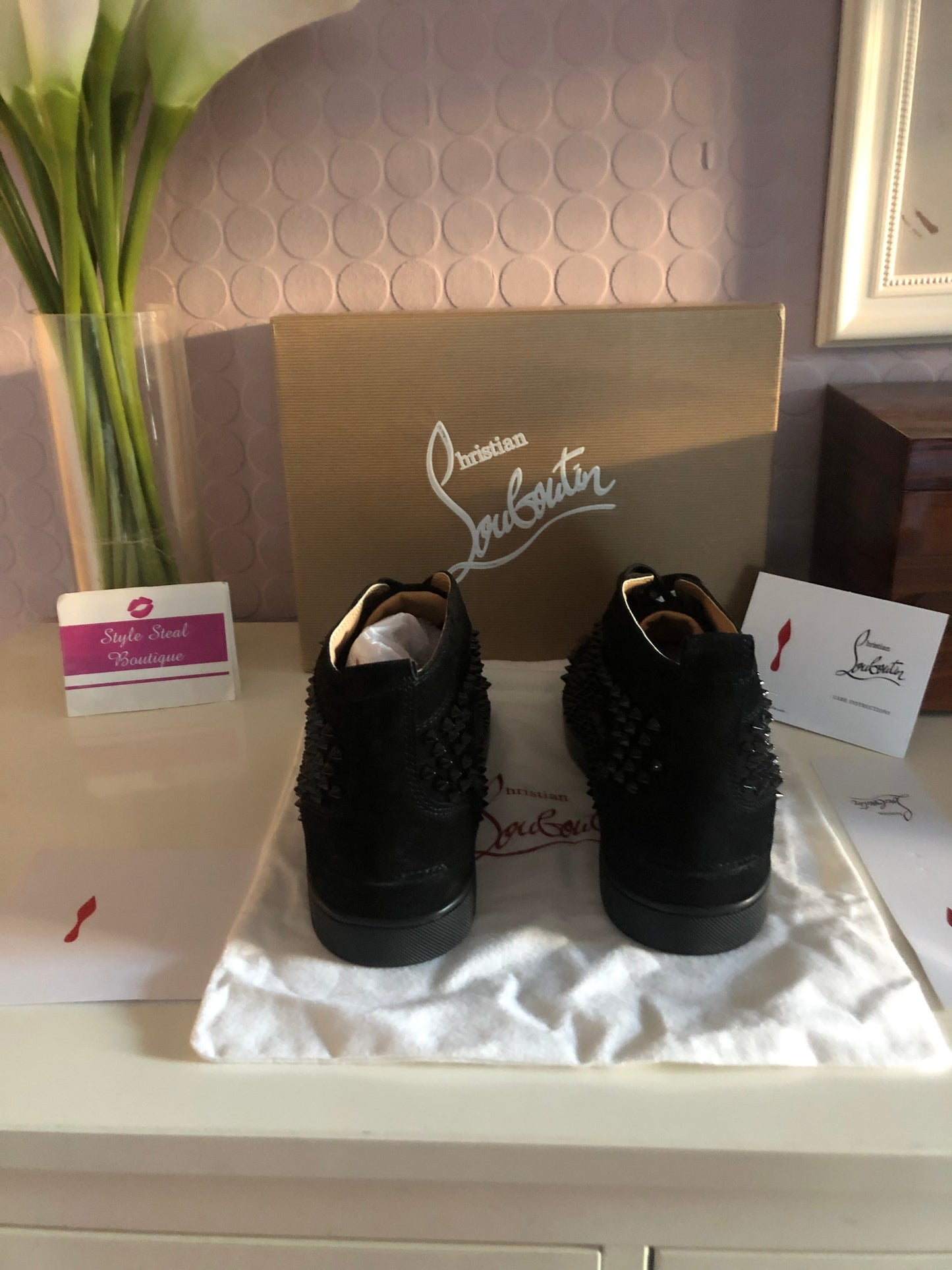 Louis Spikes Womens