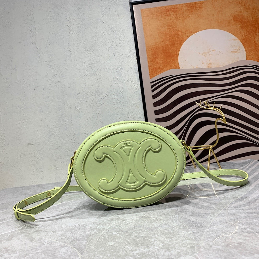 Oval Crossbody Triomphe