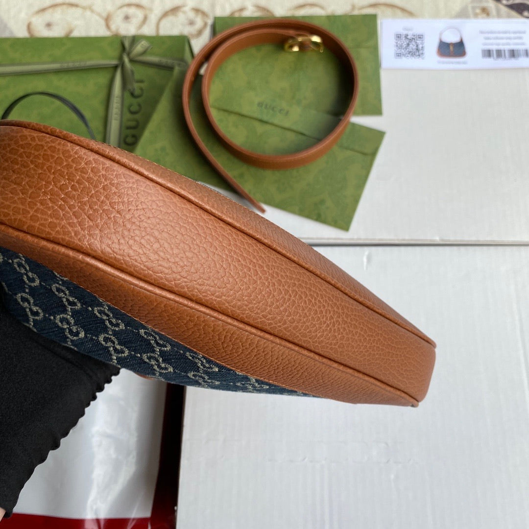 Jackie Small Shoulder Bag