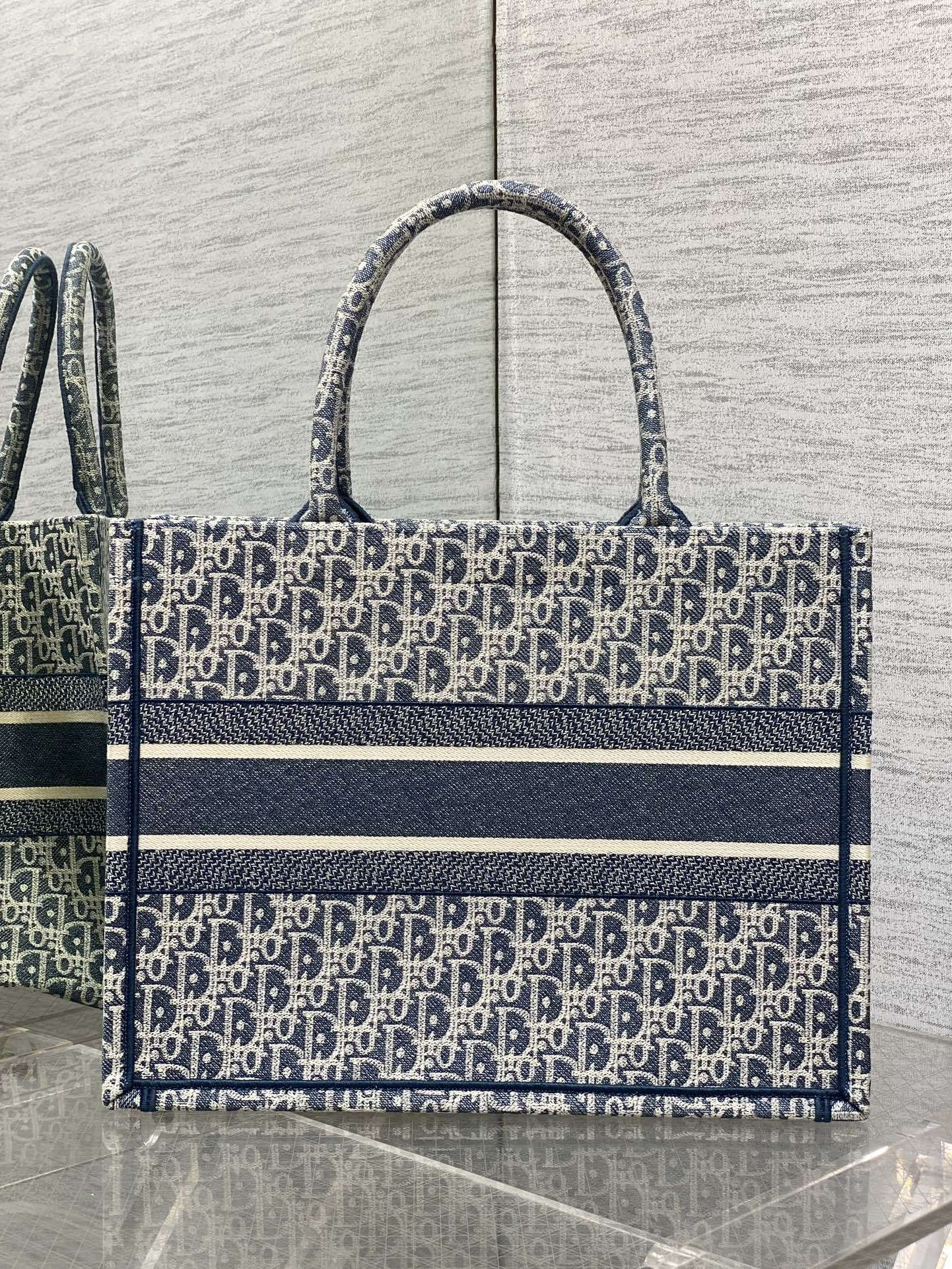 Medium Book Tote