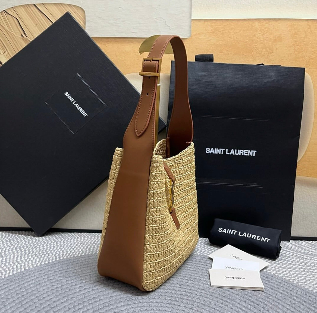 Le 5 Raffia