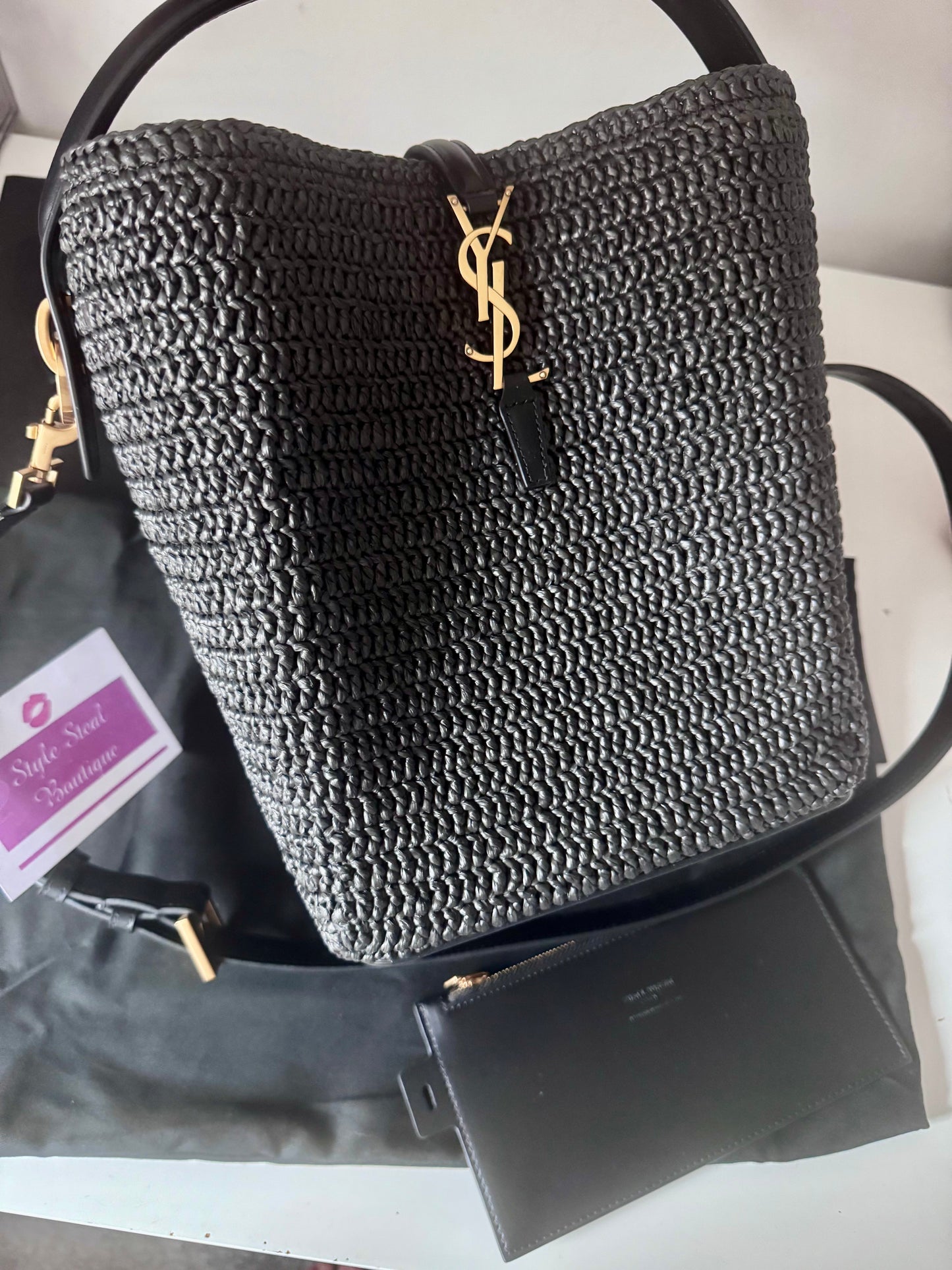Le 37 Raffia