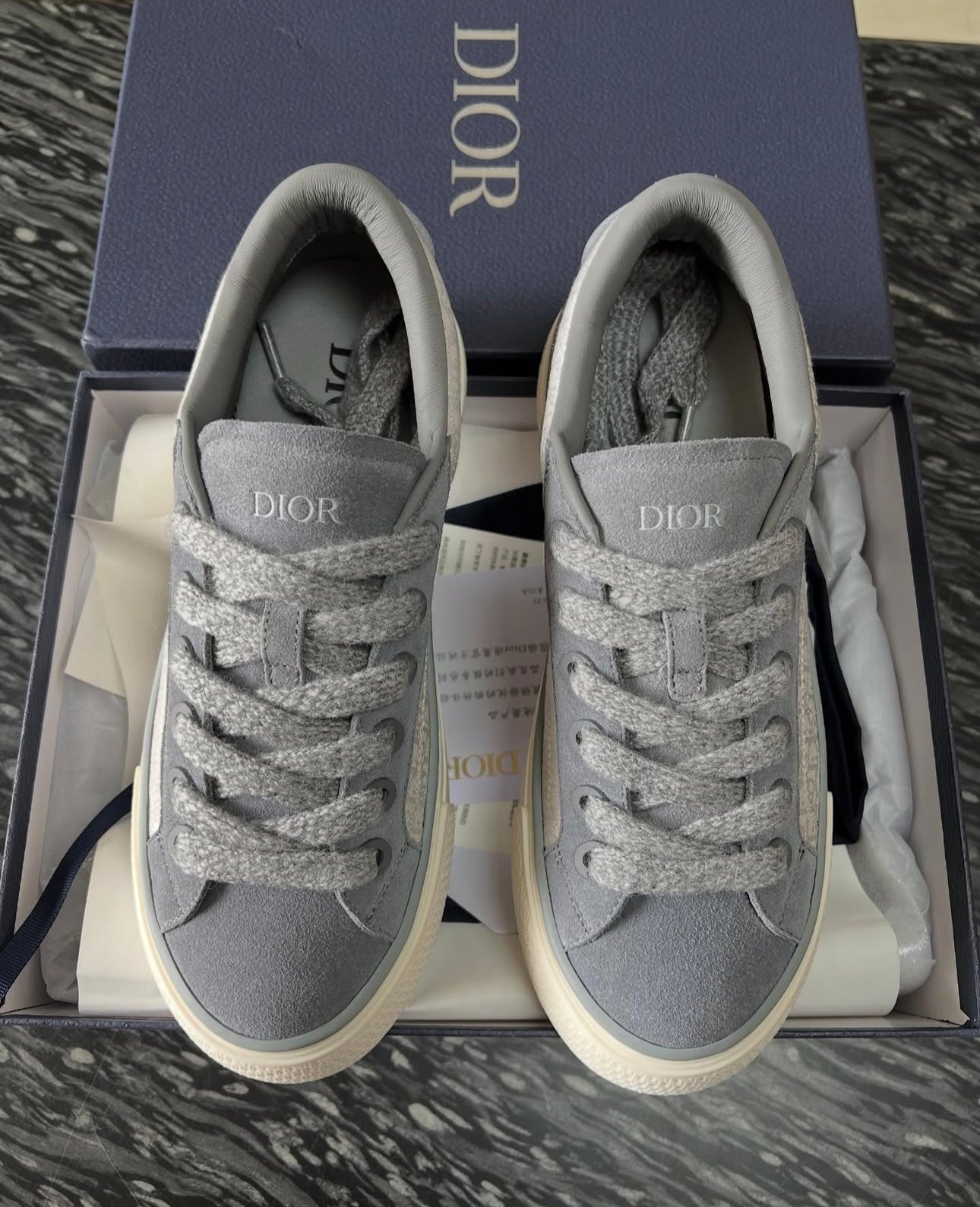 B33 Trainers