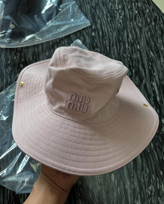 Logo Hat
