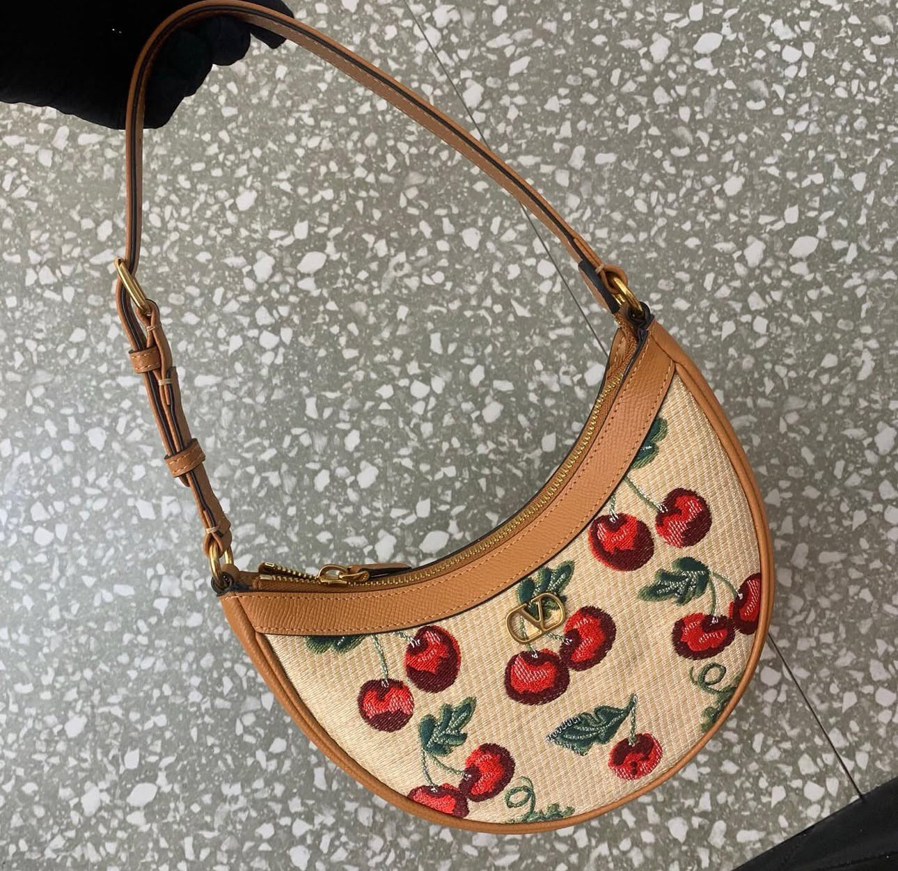 V Logo Sling