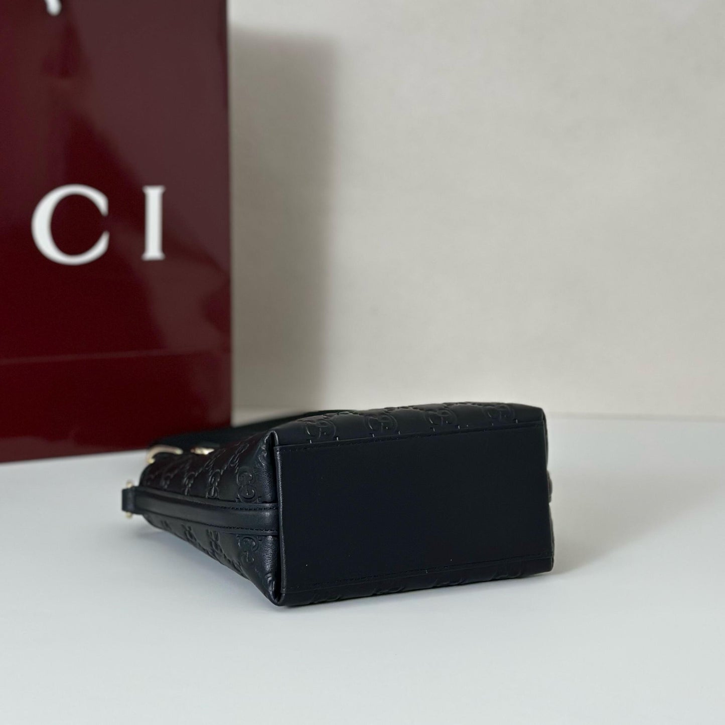 Emblem Nano Bucket