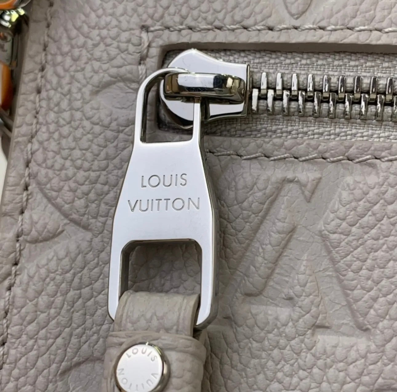 Pochette Metis