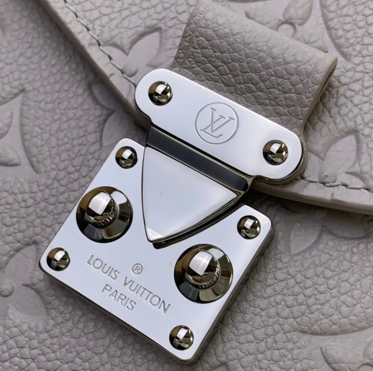 Pochette Metis