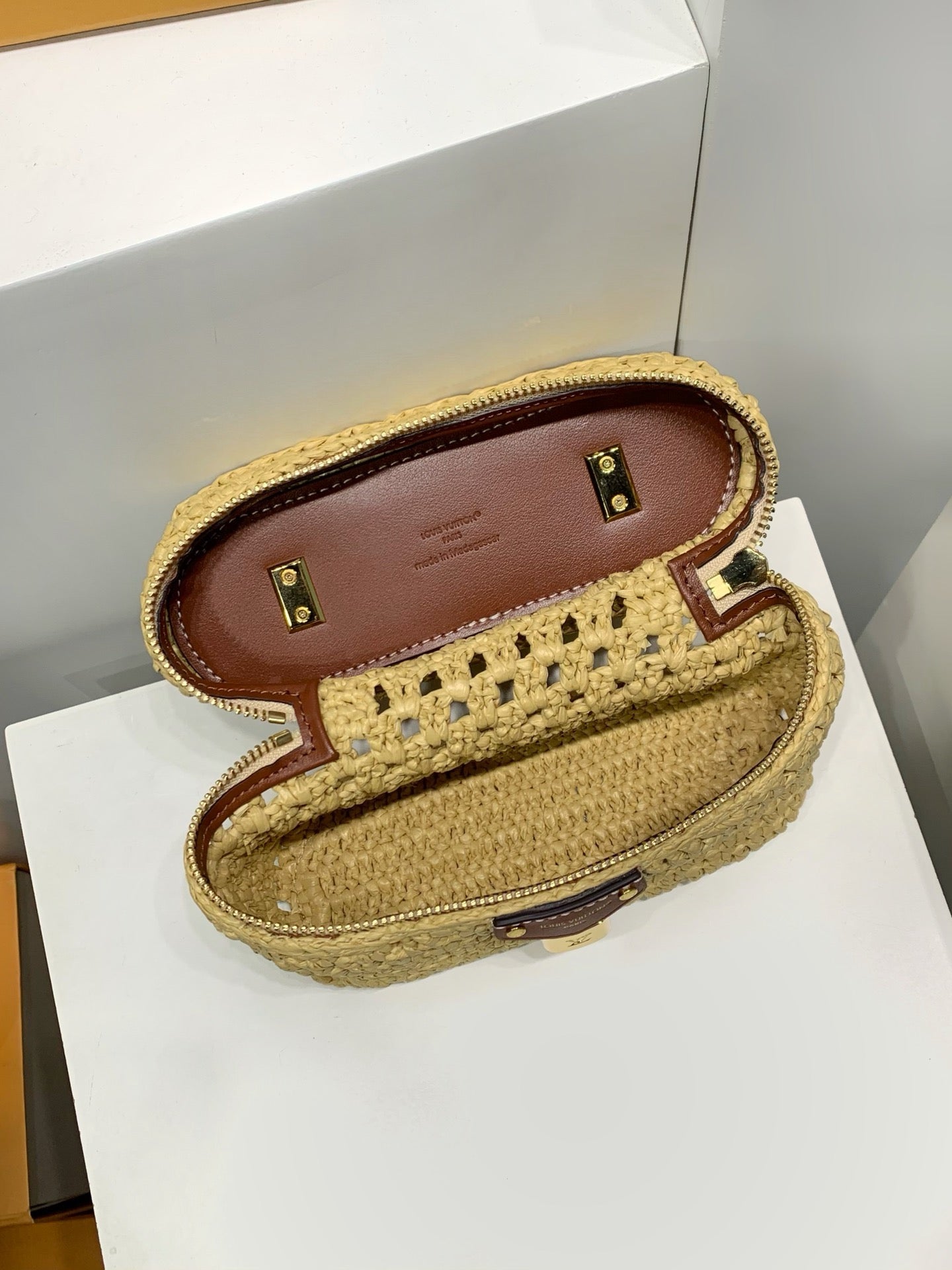 Vanity Chain Pouch