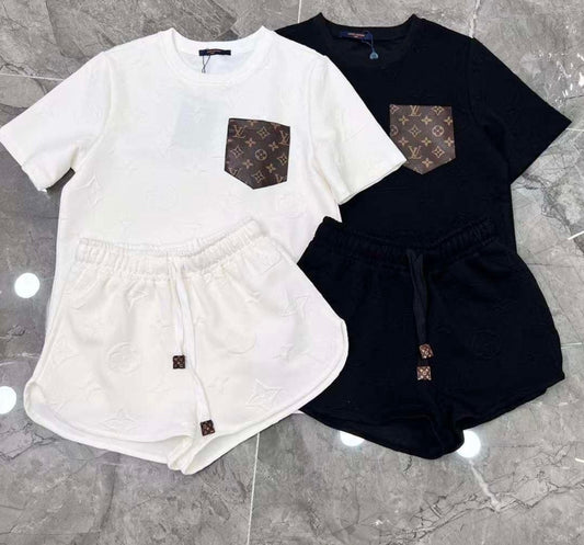White & black shorts set