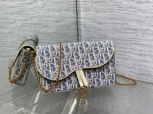 Saddle Clutch