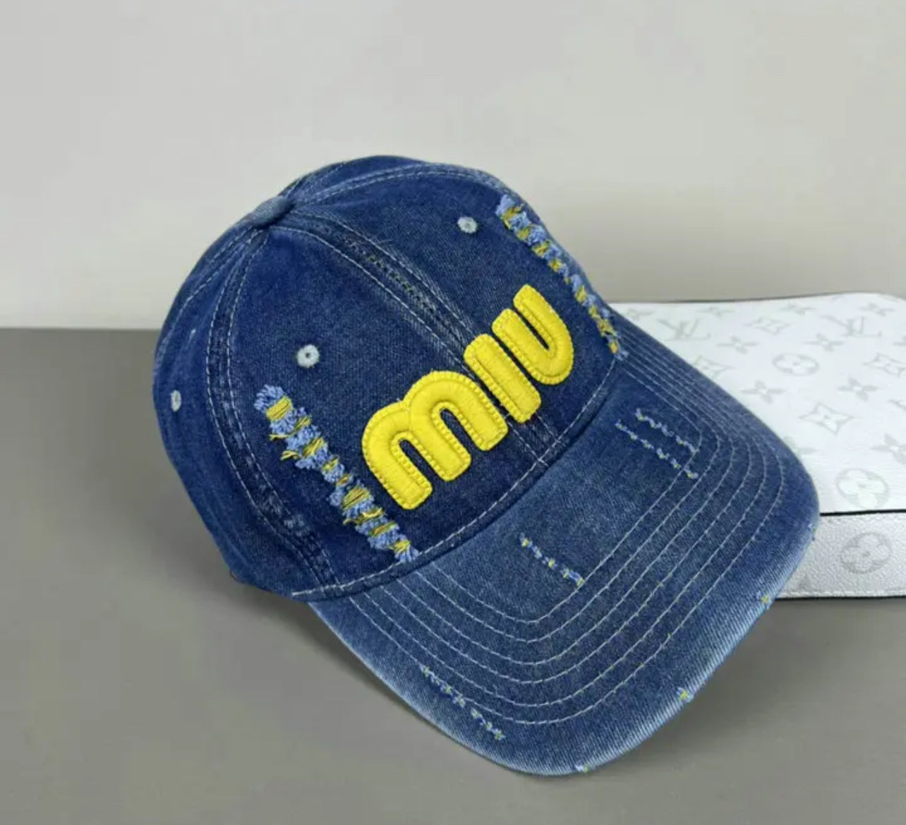 Logo Cap