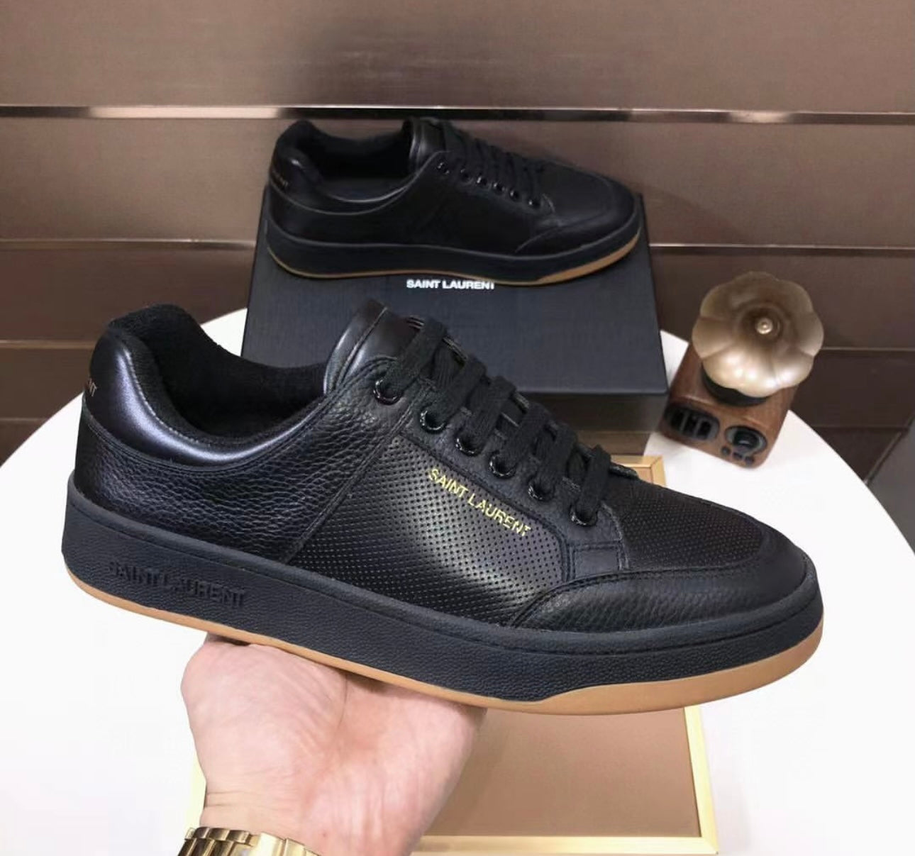 Logo Sneaker
