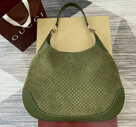 GG Medium Shoulder Bag