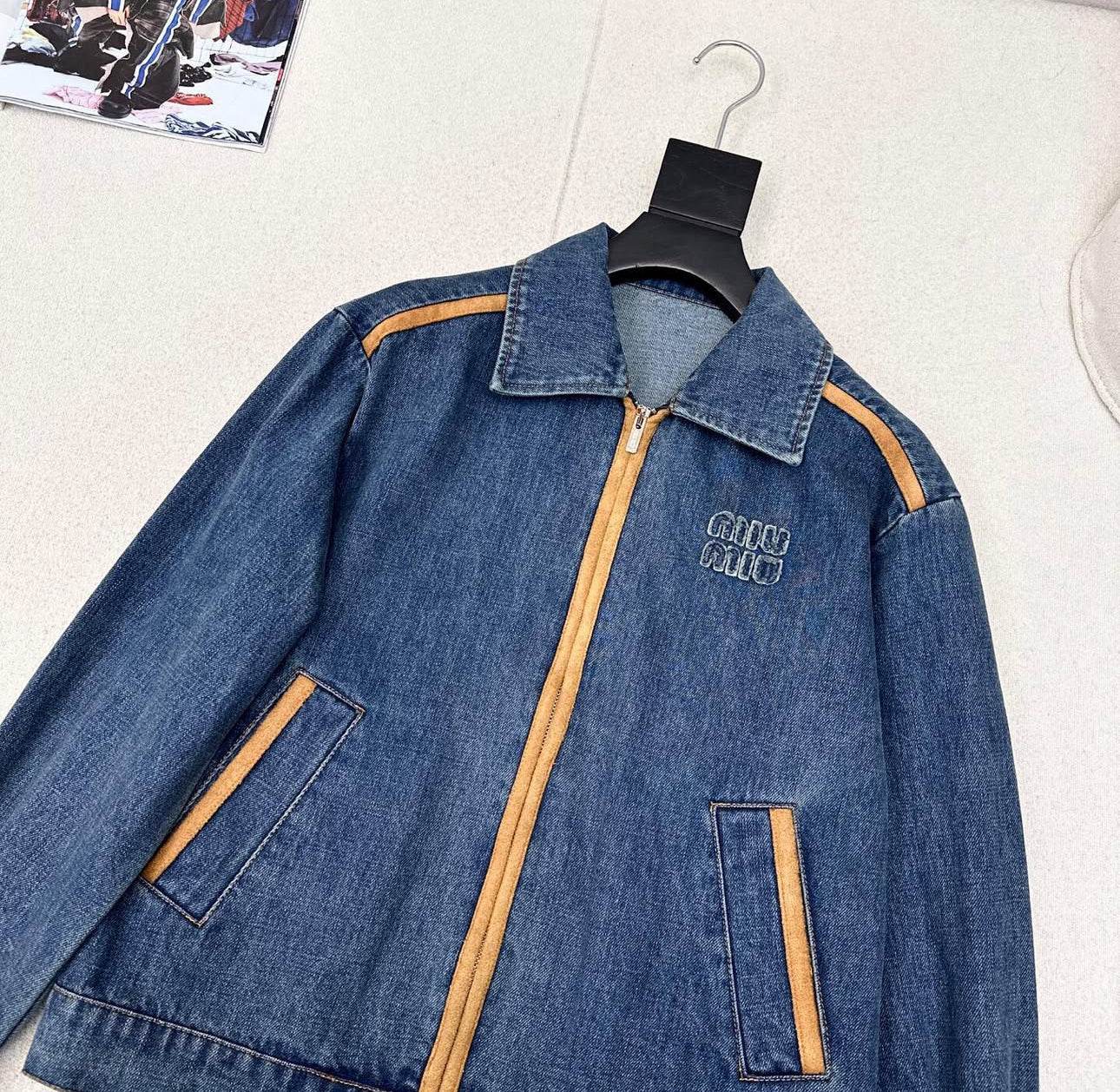 Logo Jacket