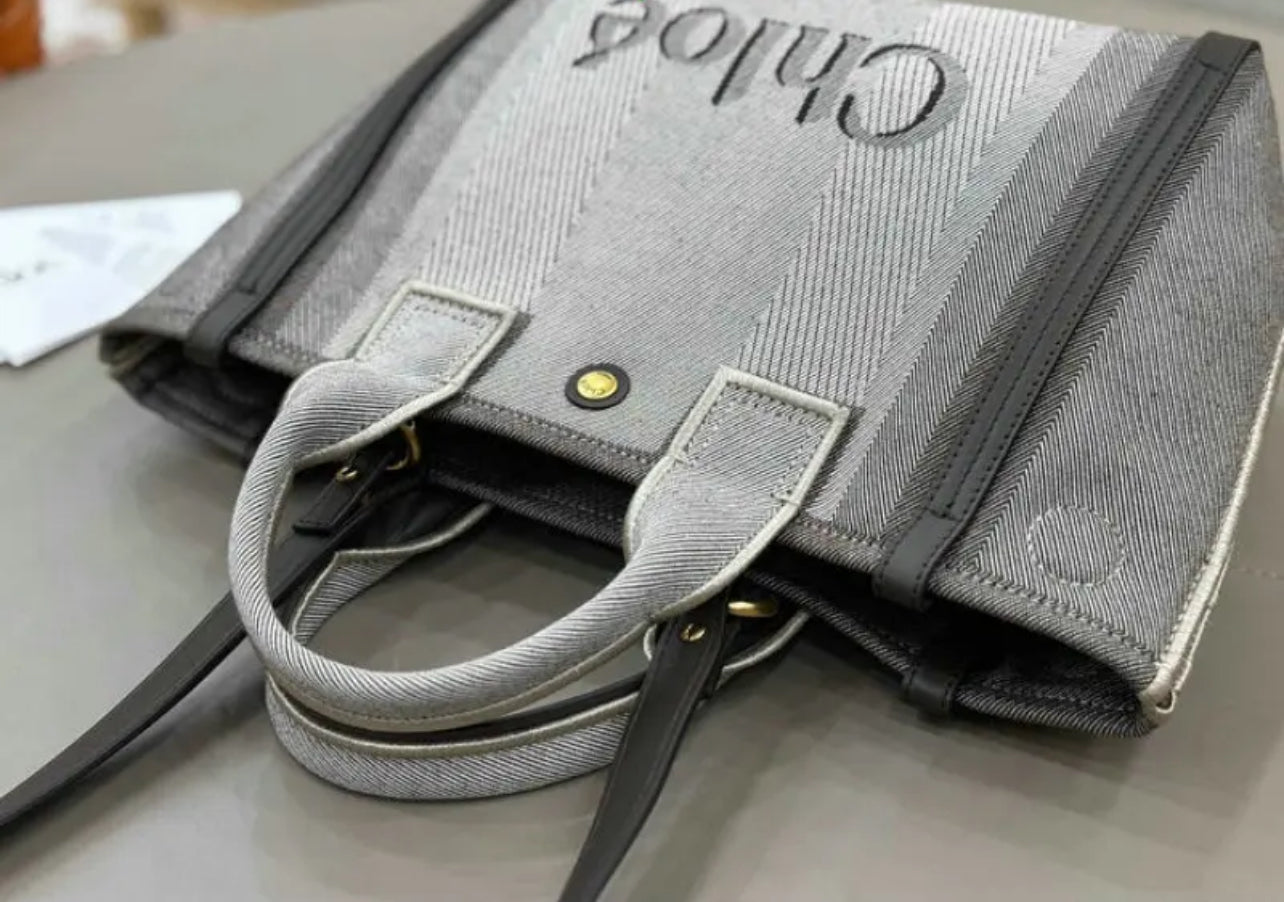 Carry Tote