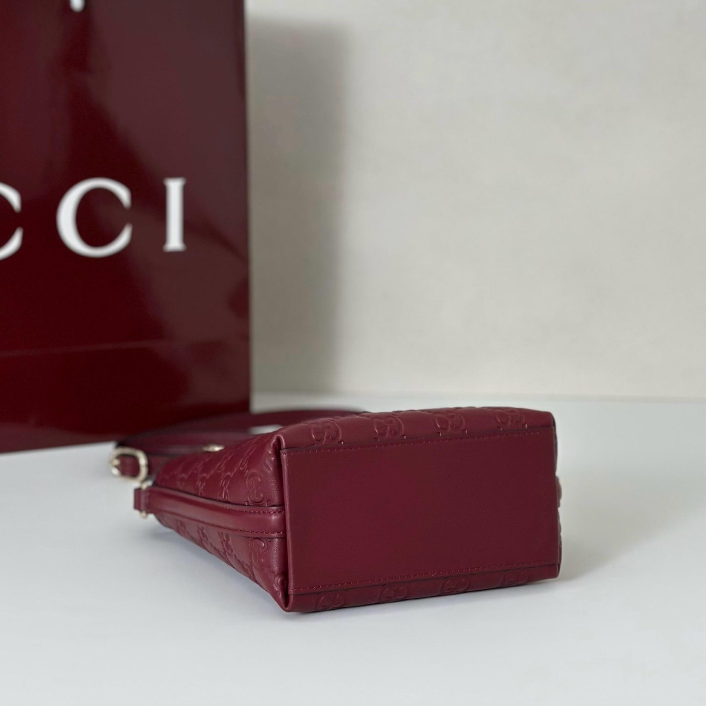 Emblem Nano Bucket