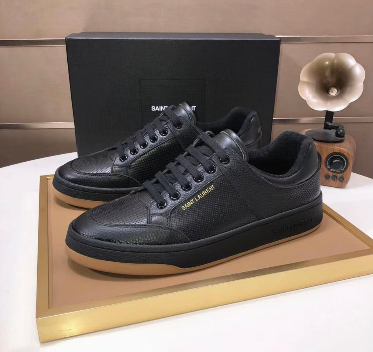 Logo Sneaker