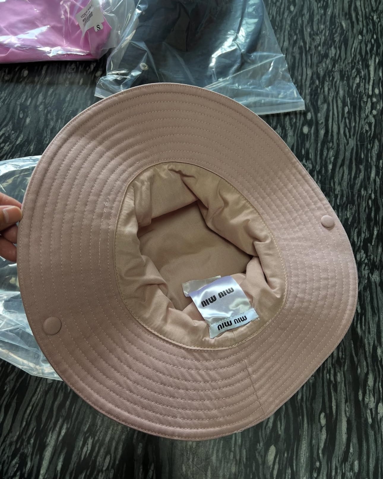 Logo Hat