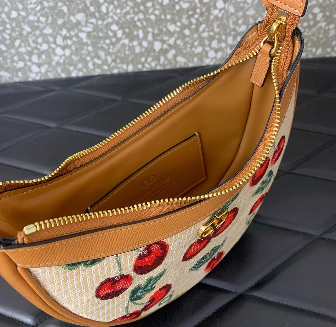V Logo Sling