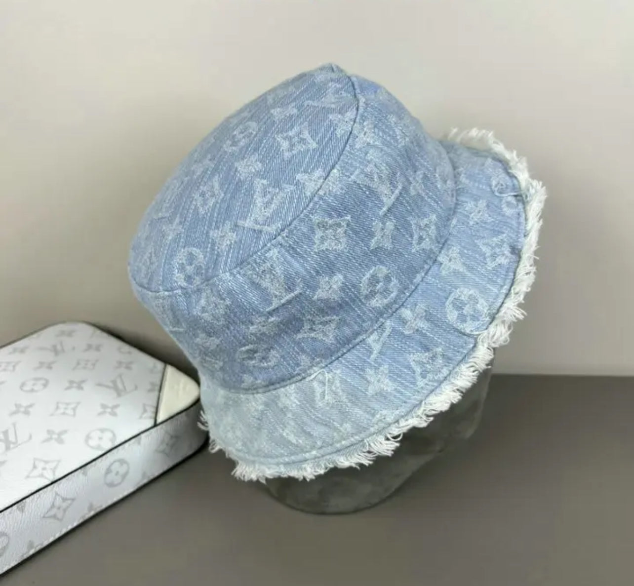 Logo Hat
