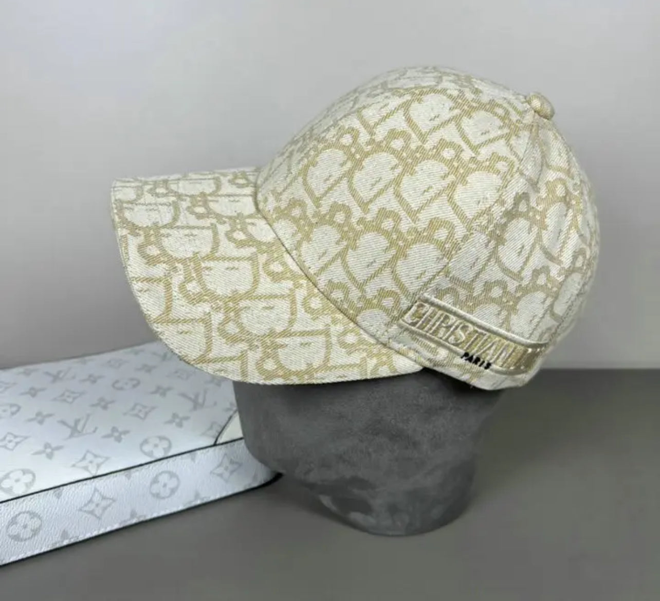 Oblique Cap