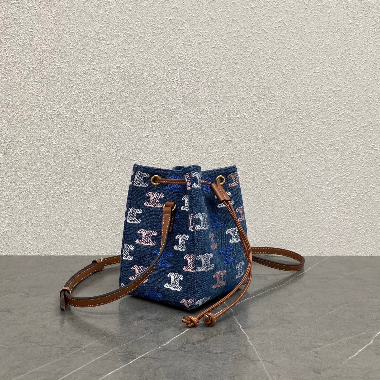 Triomphe Mini Bucket