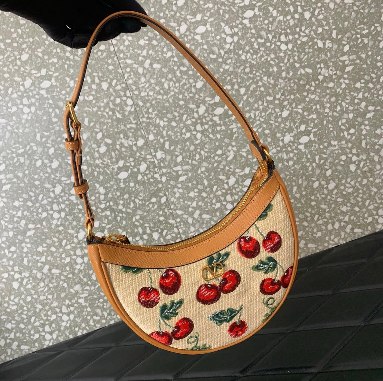 V Logo Sling