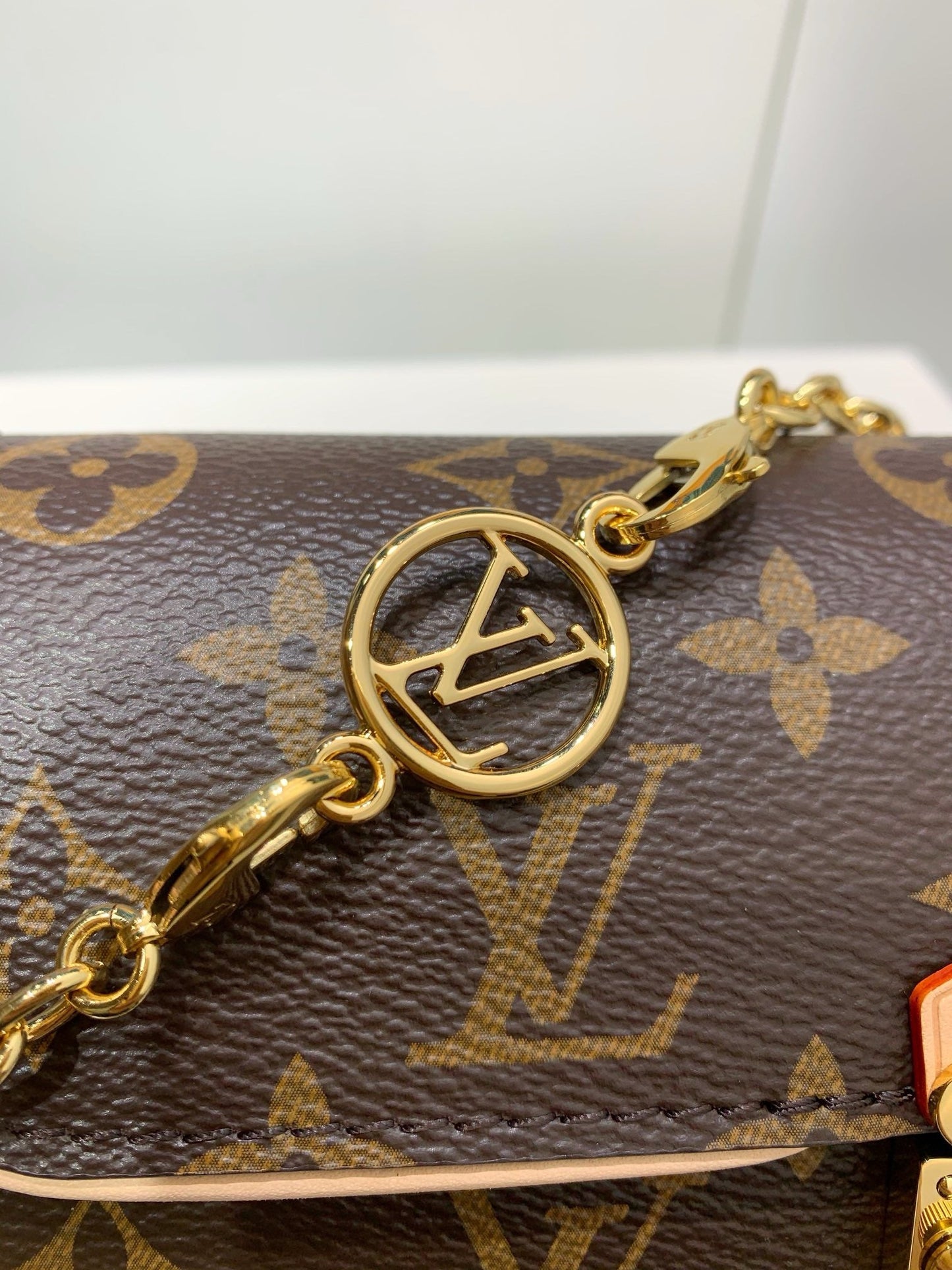 Camille Pochette