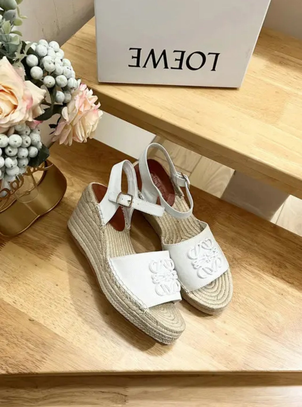 Logo Wedges