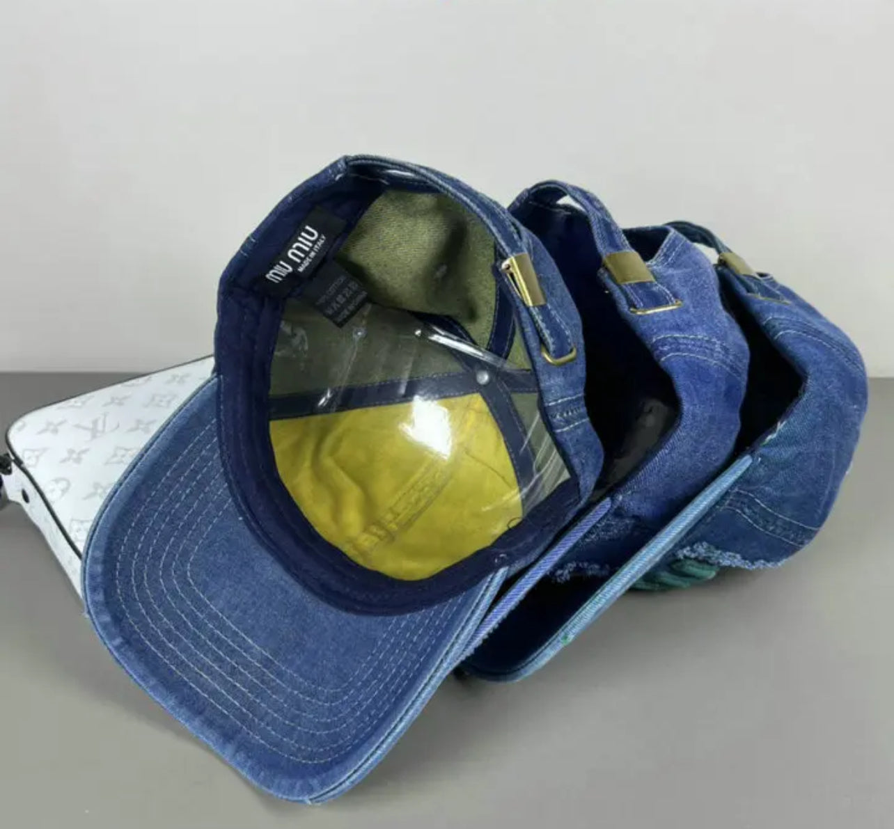 Logo Cap