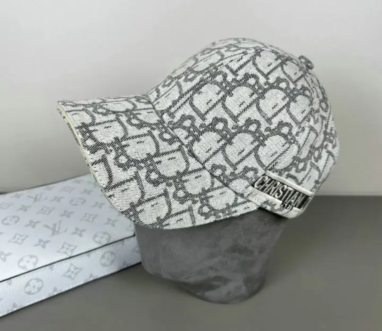 Oblique Cap
