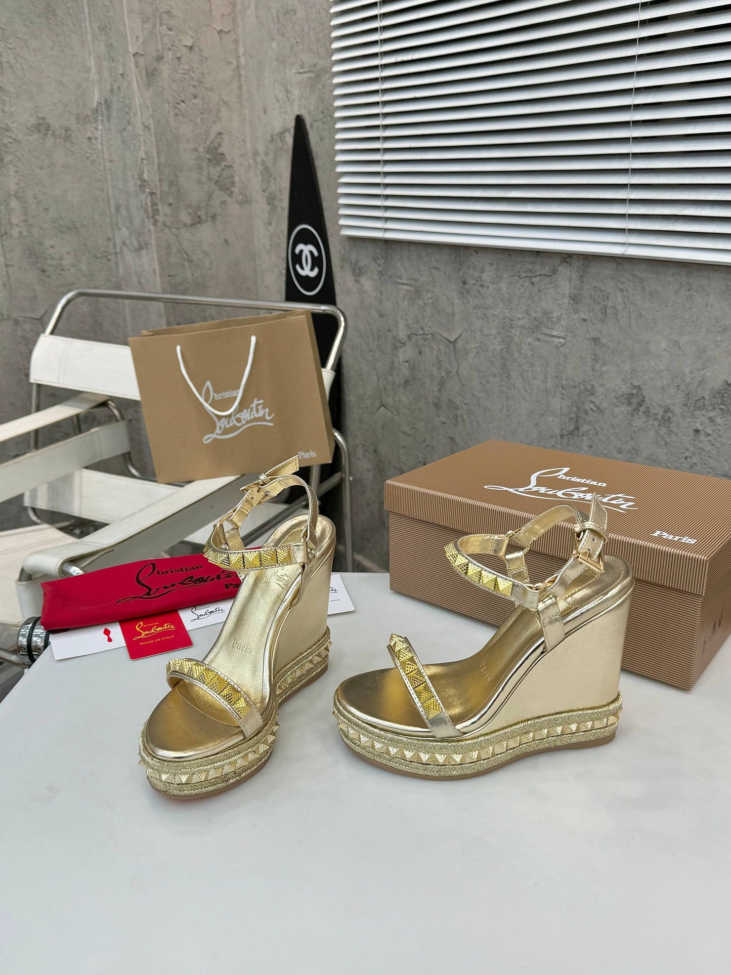 Stud Wedges