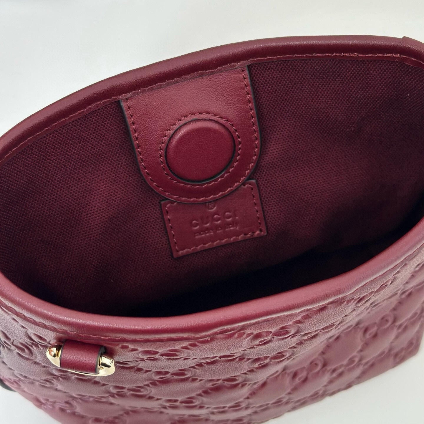 Emblem Nano Bucket