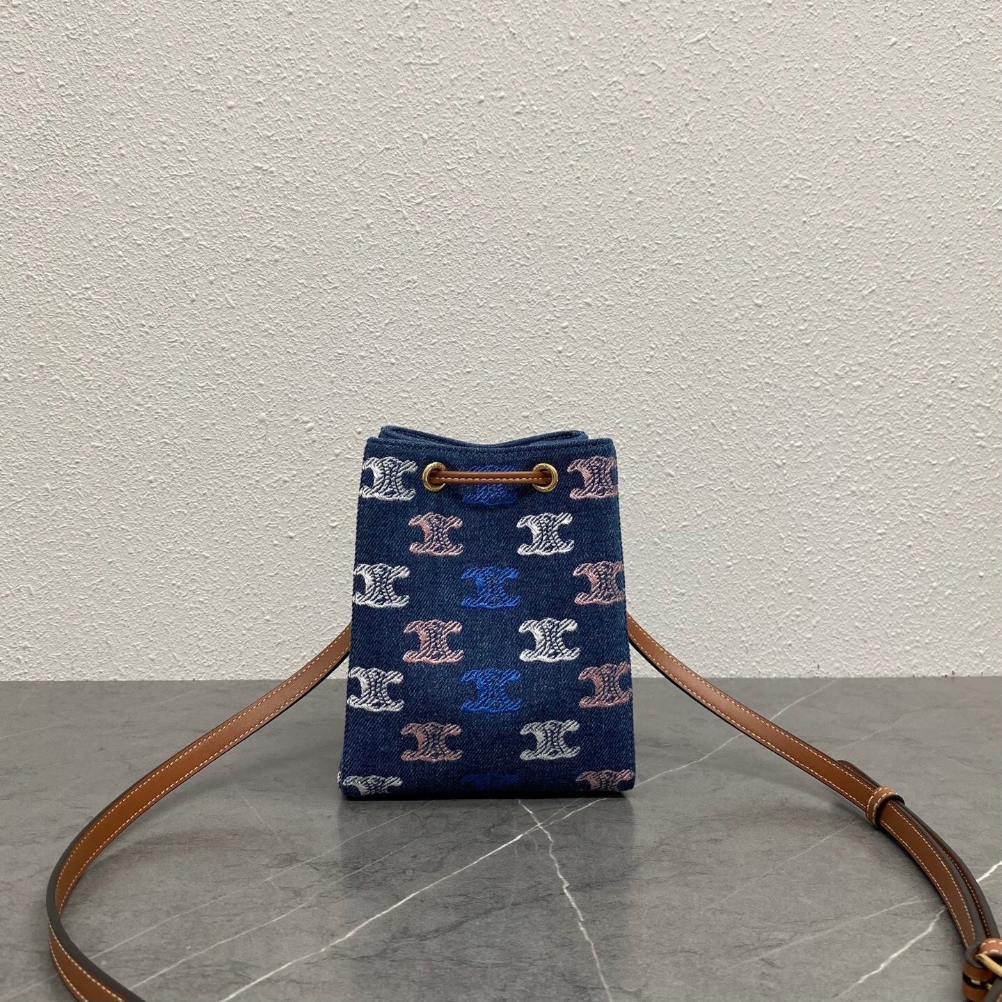 Triomphe Mini Bucket