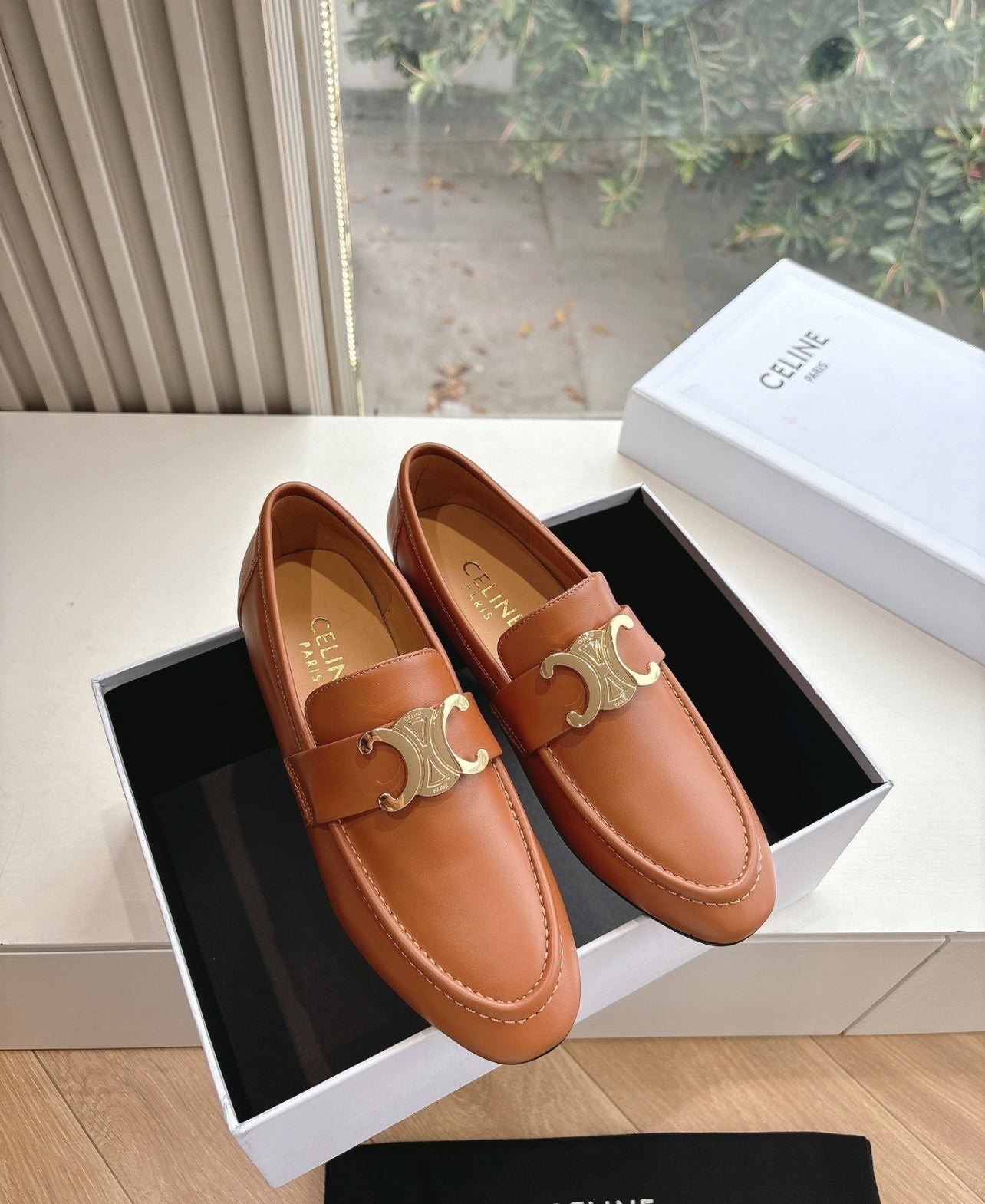 Triomphe Loafers