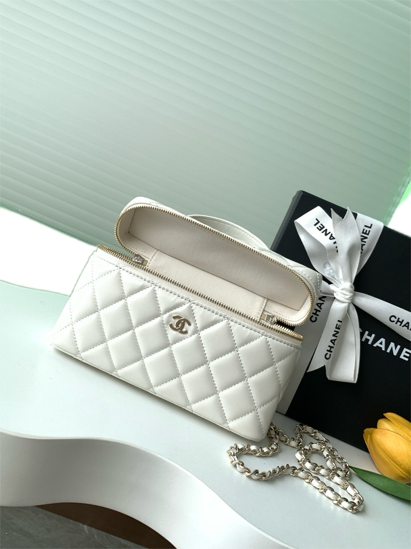 Trendy Vanity