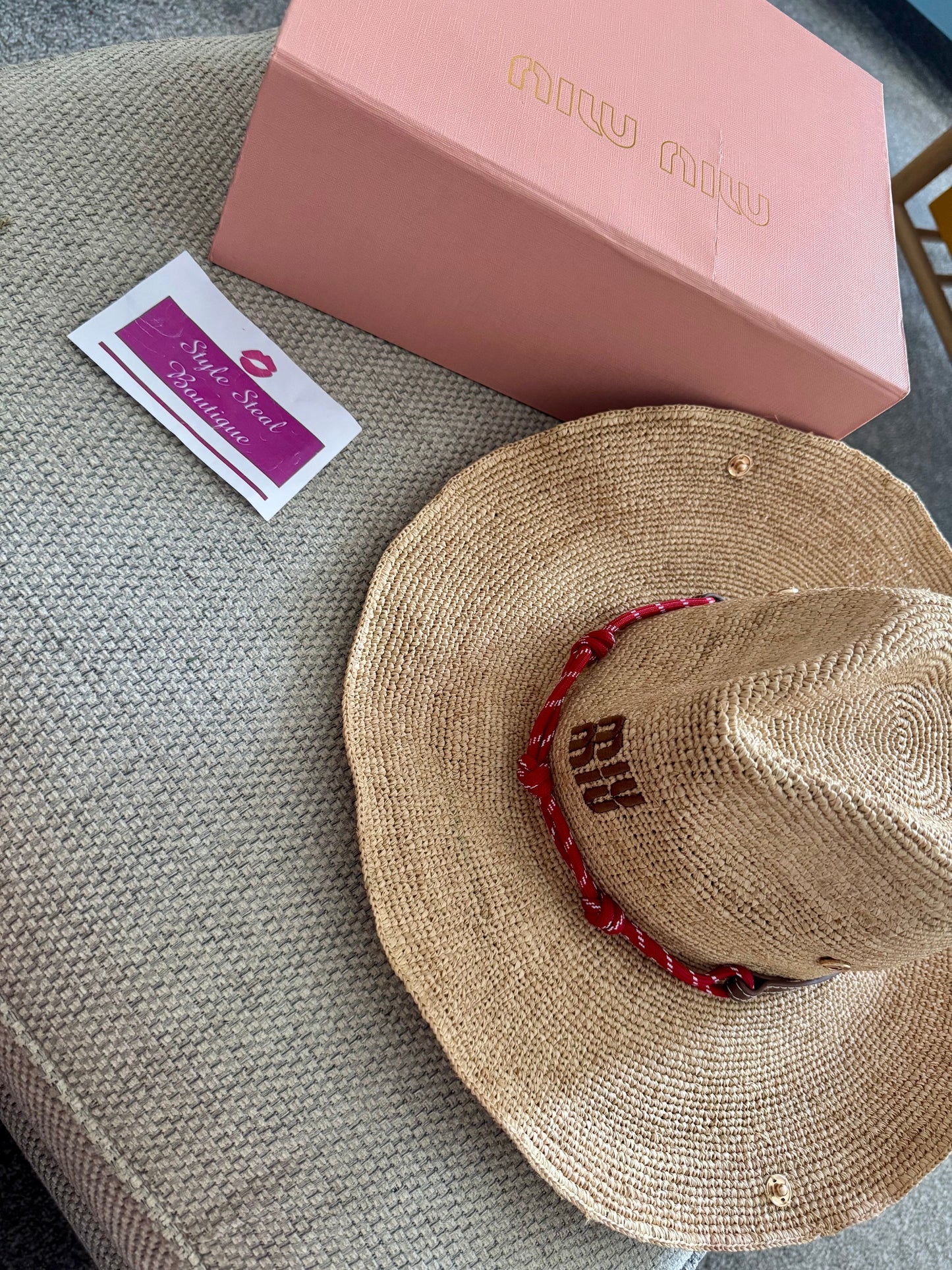 Logo Hat
