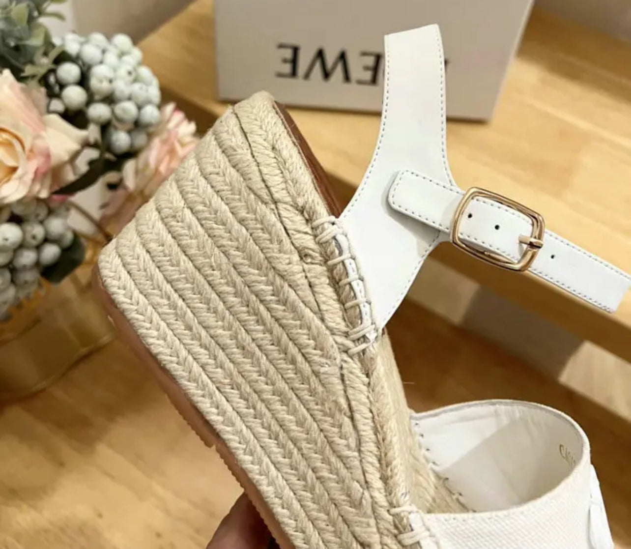 Logo Wedges