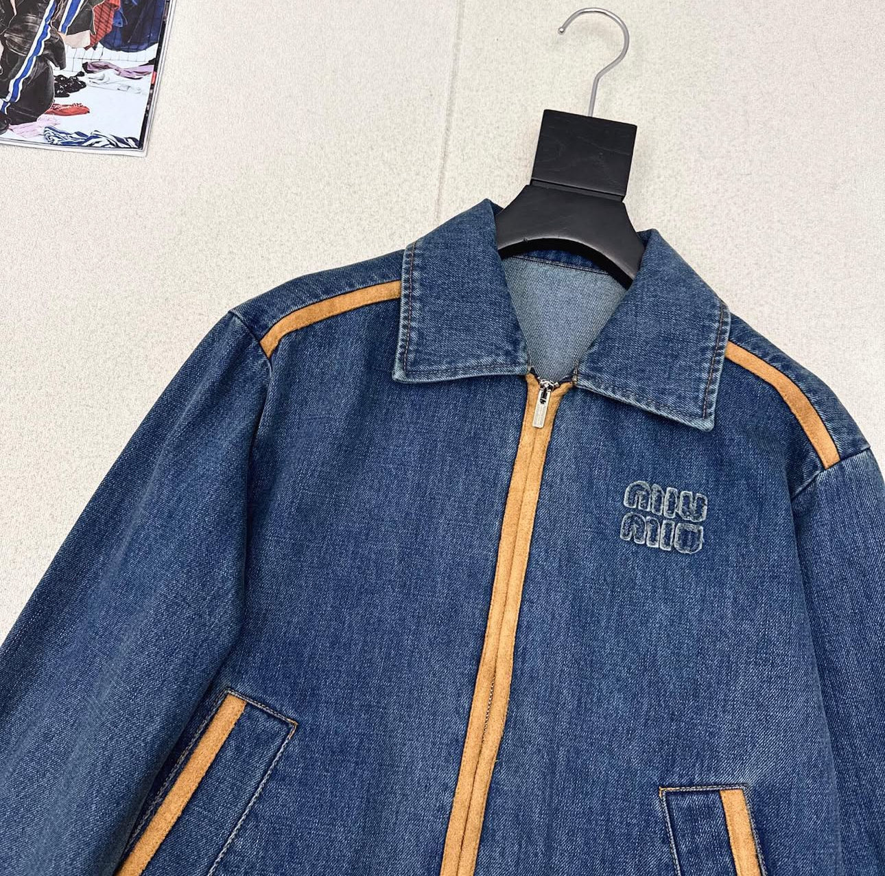 Logo Jacket