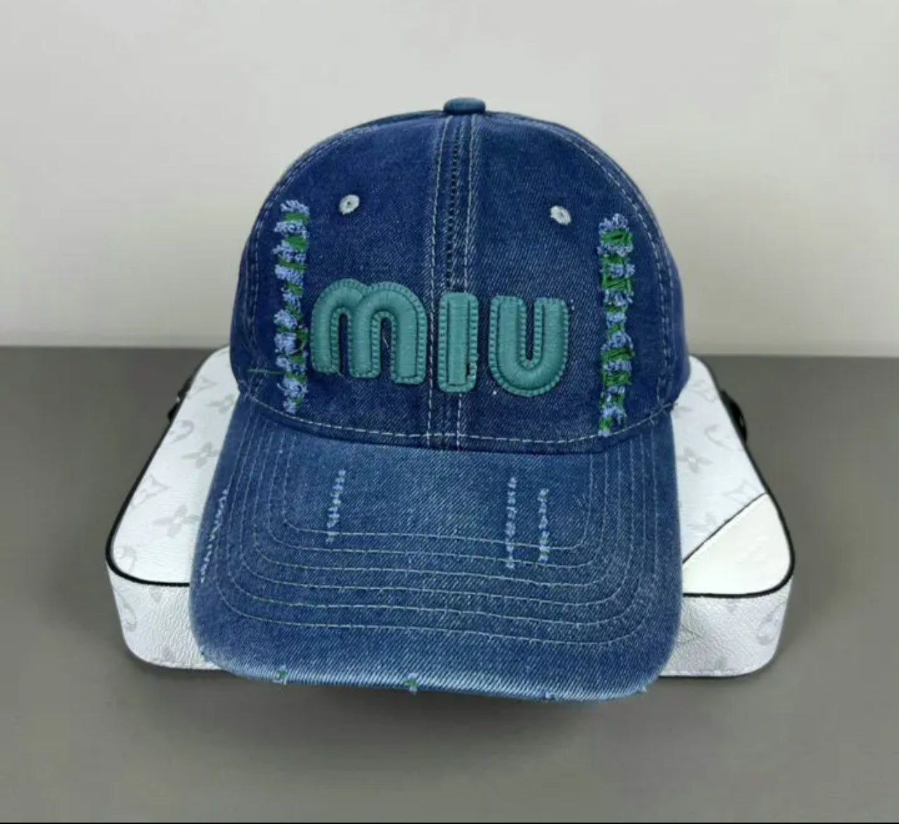 Logo Cap