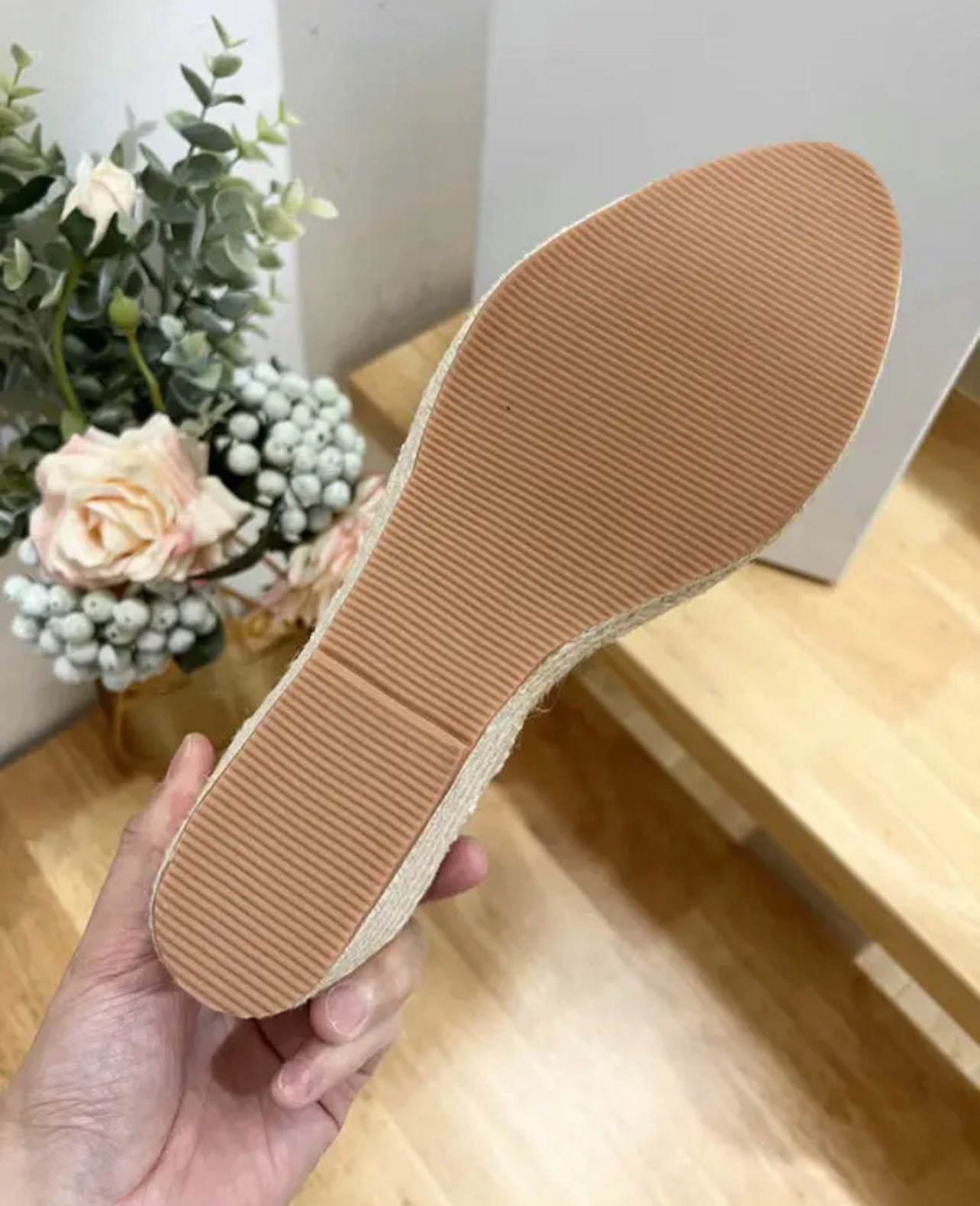 Logo Wedges