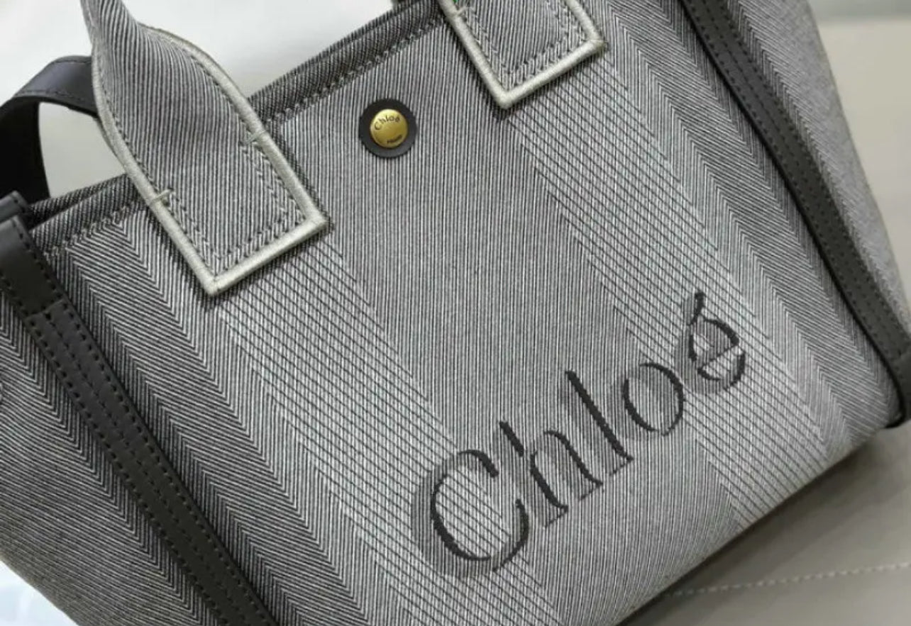 Carry Tote