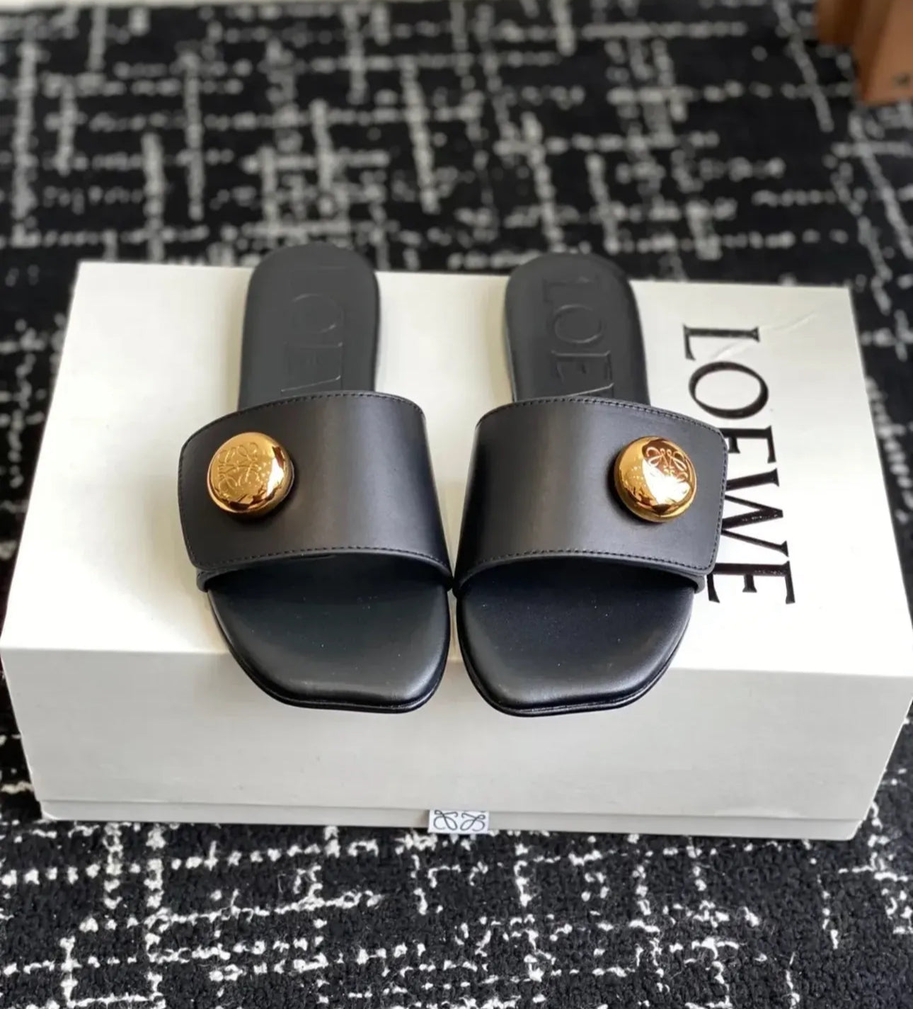 Pebble Mules