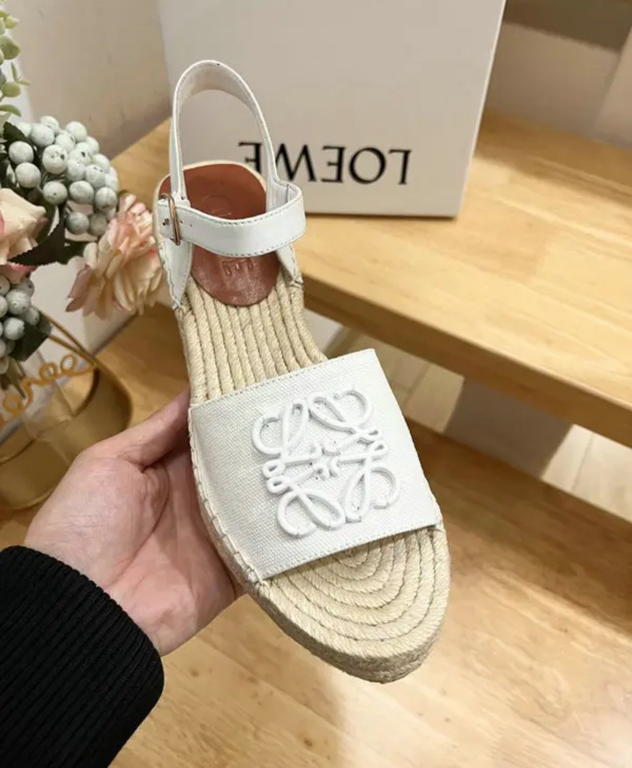 Logo Wedges