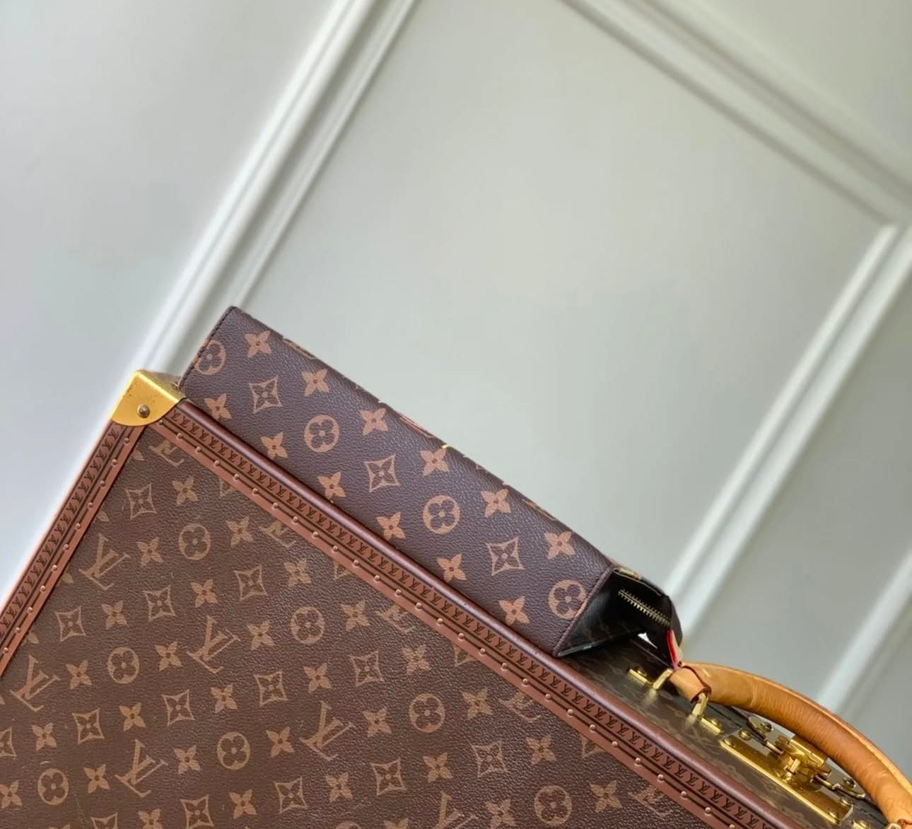 Toiletry Pouch 26